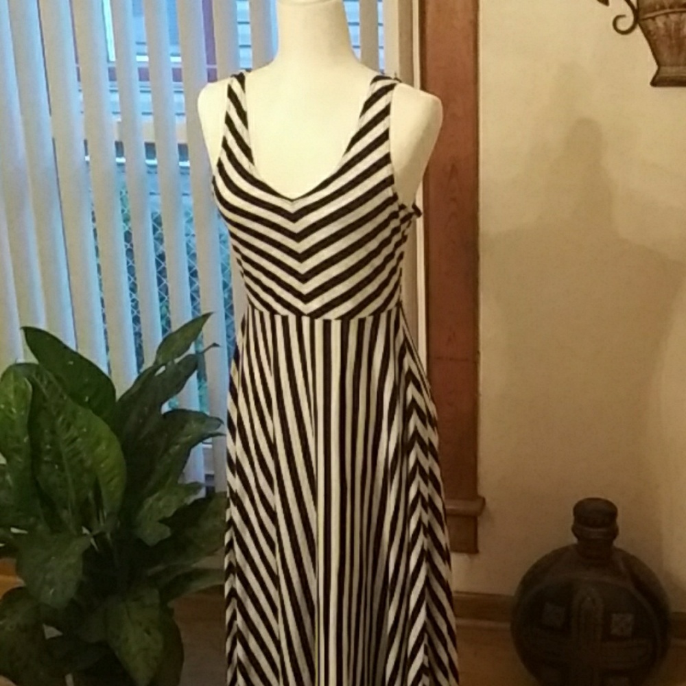 Maxi Dress / Brand: AMERICAN LIVING